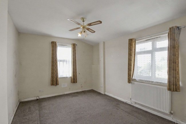 72 Colworth Road, London E11 1HY 10