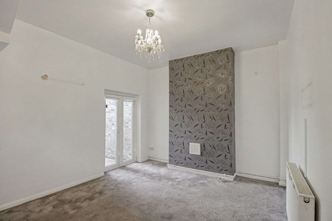 72 Colworth Road, London E11 1HY 10