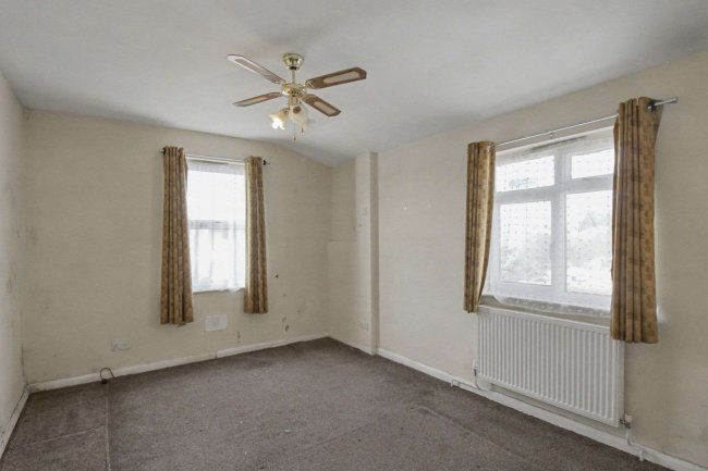 72 Colworth Road, London E11 1HY 10