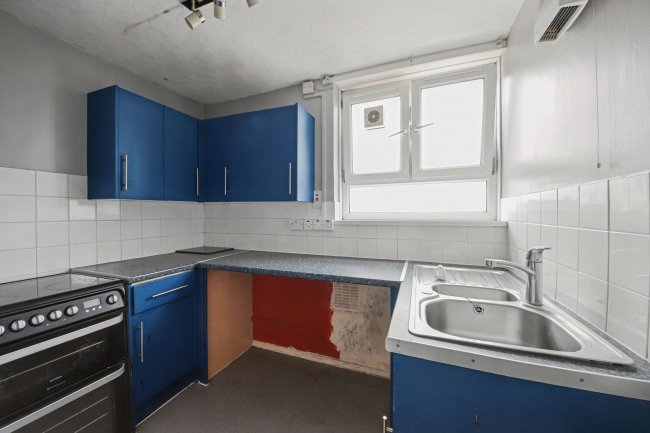 22 Tower Heights, Hoddesdon, Herts, EN11 8UQ 10