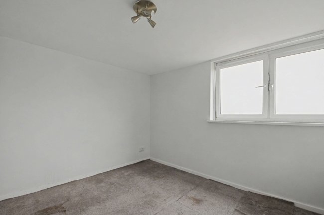 22 Tower Heights, Hoddesdon, Herts, EN11 8UQ 10