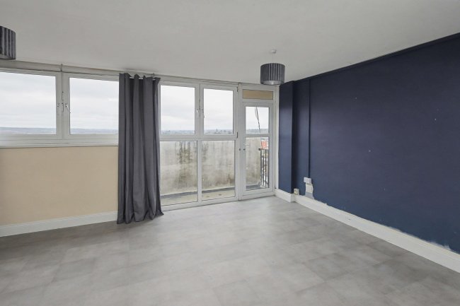 61 Tower Heights, Hoddesdon, Herts, EN11 8UH 10