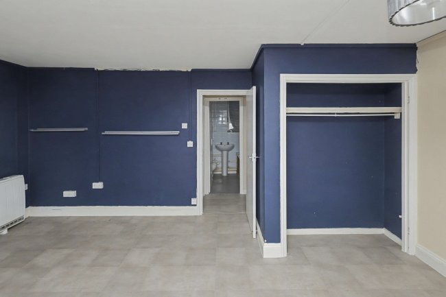 61 Tower Heights, Hoddesdon, Herts, EN11 8UH 10