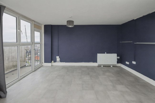 61 Tower Heights, Hoddesdon, Herts, EN11 8UH 10