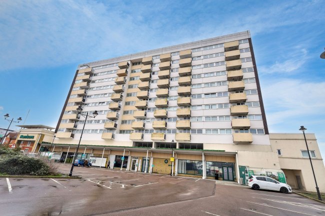 61 Tower Heights, Hoddesdon, Herts, EN11 8UH 10