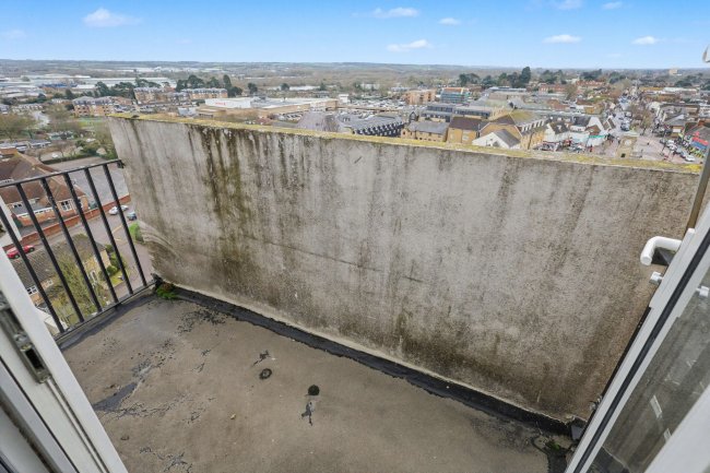 61 Tower Heights, Hoddesdon, Herts, EN11 8UH 10