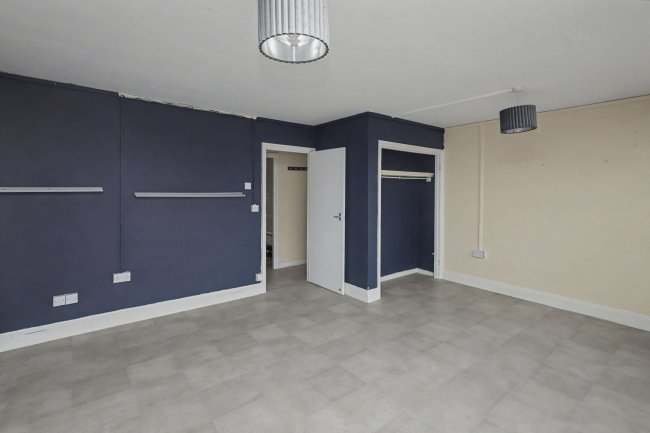 61 Tower Heights, Hoddesdon, Herts, EN11 8UH 10