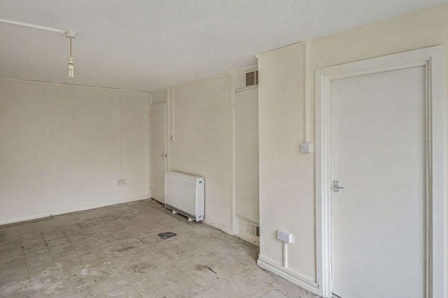 51 Waiblingen Way, Devizes SN10 2BW 4