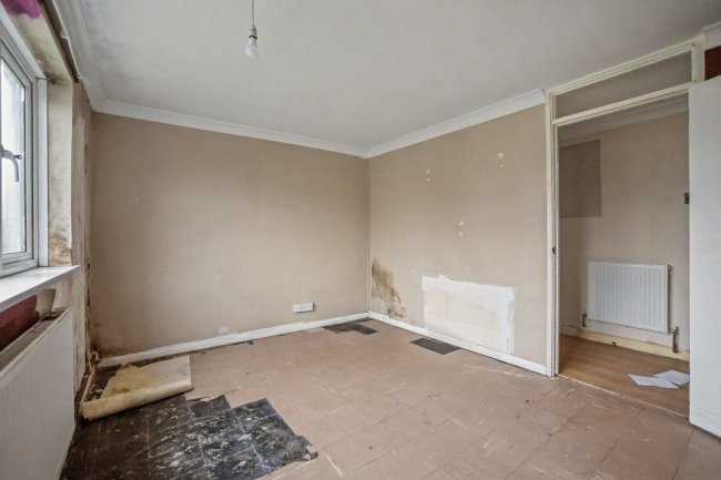 21 Chenies Close, Tunbridge Wells, Kent, TN2 5LL 4