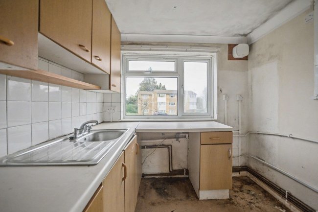 21 Chenies Close, Tunbridge Wells, Kent, TN2 5LL 4