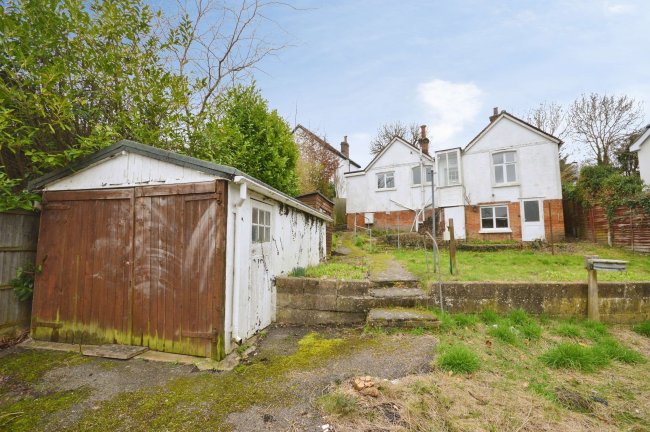 5 Elm Road, Bishops Stortford, CM23 2SS 6