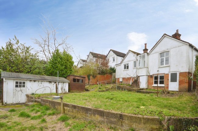 5 Elm Road, Bishops Stortford, CM23 2SS 6