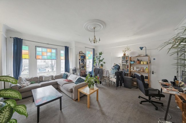 19 Louisville Road, Tooting, London SW17 8RL 4