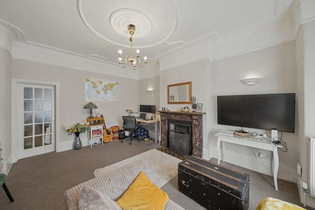 19 Louisville Road, Tooting, London SW17 8RL 4