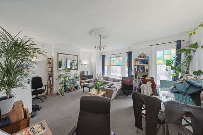 19 Louisville Road, Tooting, London SW17 8RL 4