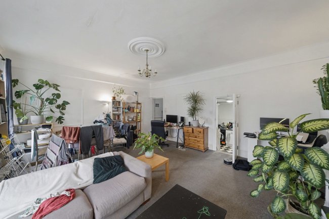 19 Louisville Road, Tooting, London SW17 8RL 4