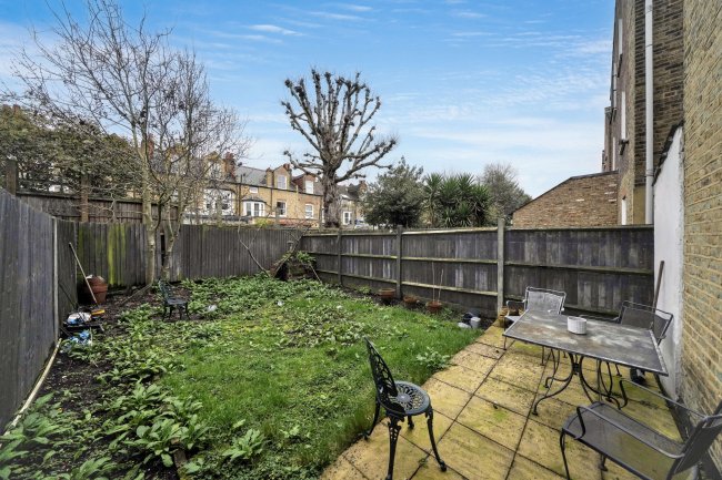 19 Louisville Road, Tooting, London SW17 8RL 4