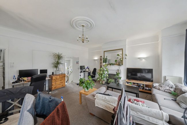 19 Louisville Road, Tooting, London SW17 8RL 4