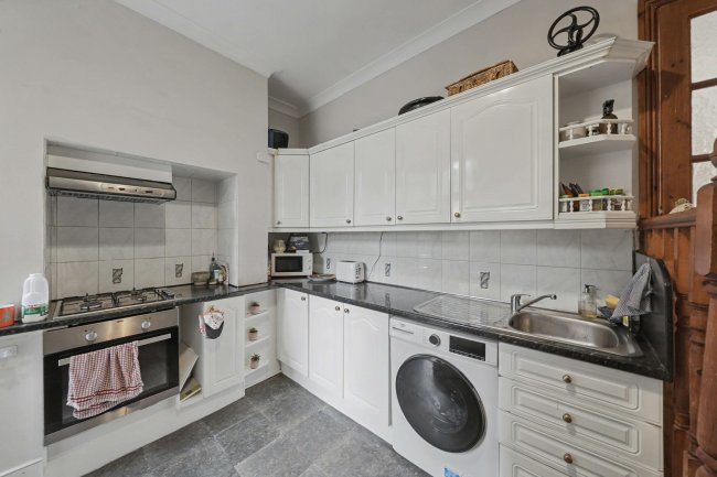 19 Louisville Road, Tooting, London SW17 8RL 4