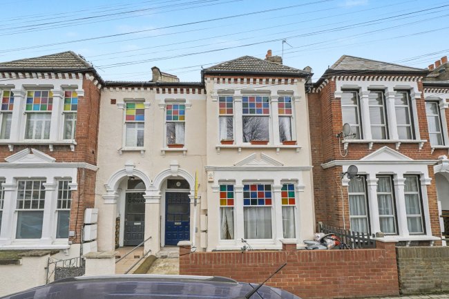 19 Louisville Road, Tooting, London SW17 8RL 4