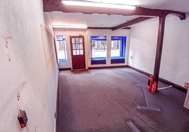 61 High Street, Cheltenham. GL50 1DU 6