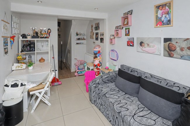 Flat A, 15 Elsden Road, Tottenham, London, N17 6RY 3