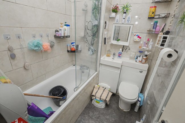 Flat A, 15 Elsden Road, Tottenham, London, N17 6RY 3