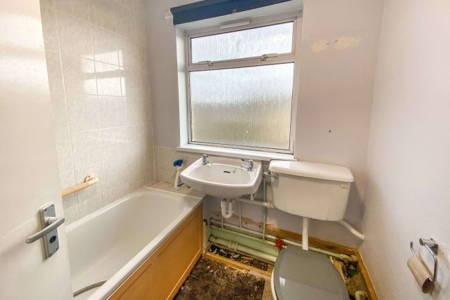 13 Home Close, Newlands Road, Corsham, Wiltshire, SN13 0BE 5