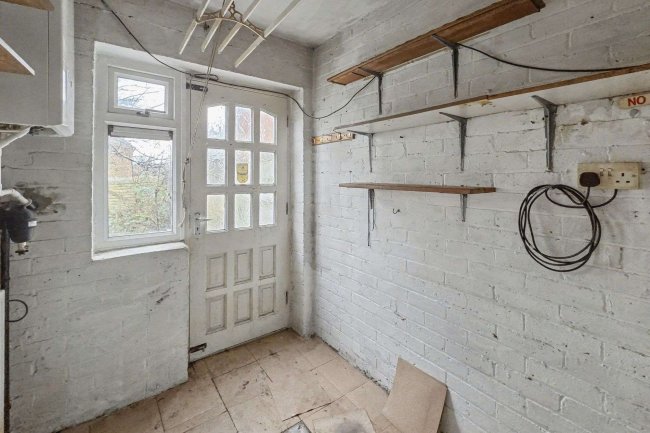 18 Shaftesbury Gardens, Flixton M41 6NP 3