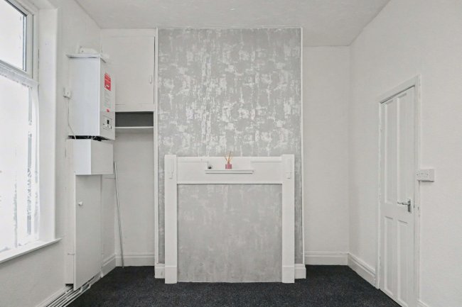 118 Johnston Street, Blackburn, Lancashire, BB2 1HY 4