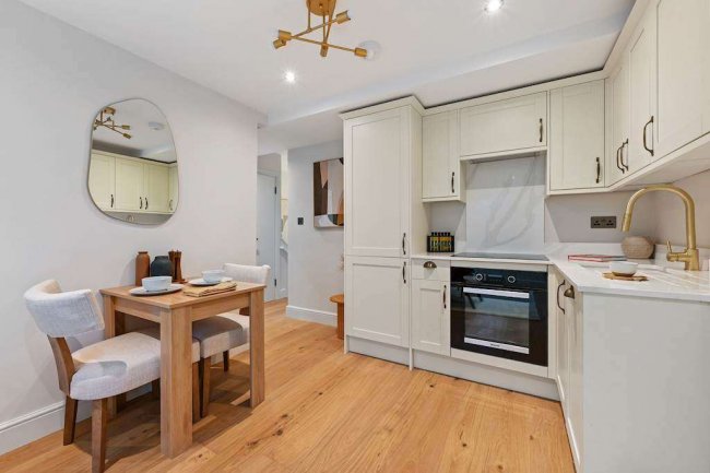 53d Tavistock Road, London, Notting Hill, W11 1AR 1