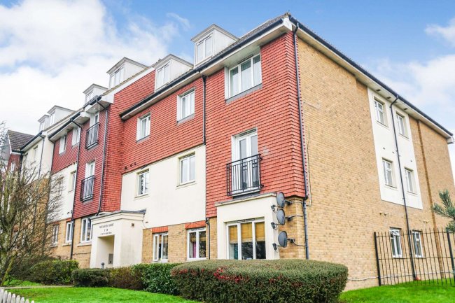 Flat 4 Bataleur Court, Butts Green Road, Hornchurch, RM11 2LT 7