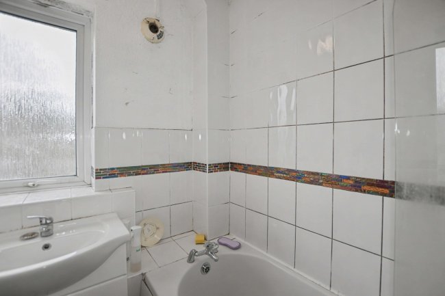 93 Luffield Road, Abbey Wood, London, SE2 9JW 9