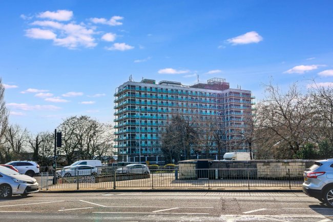 902 Northampton House, Wellington Street, Northampton, NN1 3ND 5