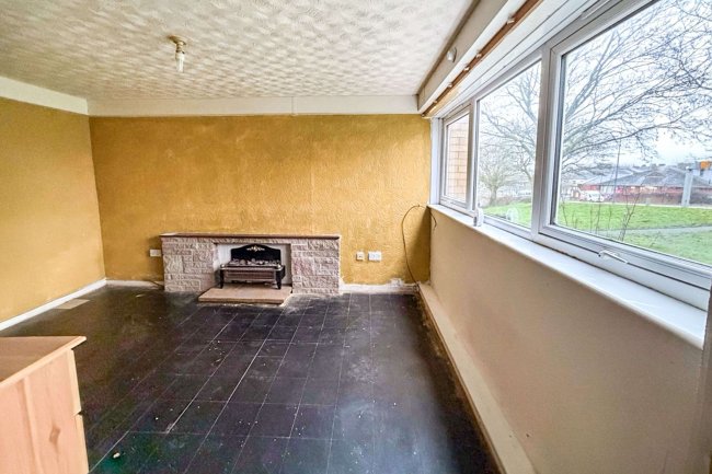 13 Matthews Walk, Stoke-on-Trent, Staffordshire ST1 3QX 1