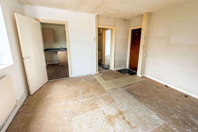 Flat 29 Sheldon Road, Chippenham, Wiltshire, SN14 0BP 2