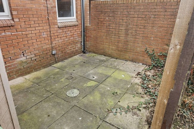27 Highlands Close, Stourton, Leeds, West Yorkshire, LS10 4RN 7