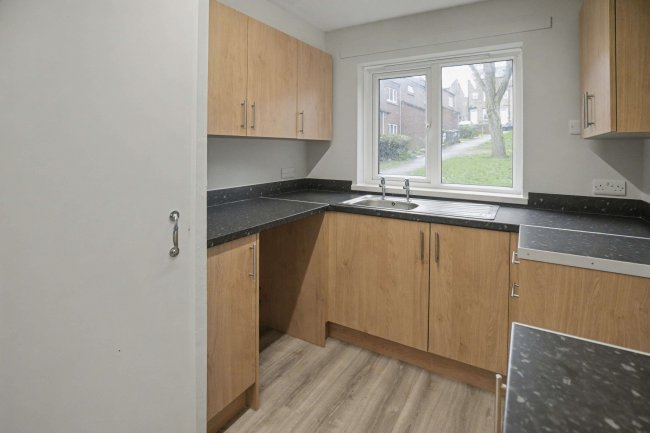 12 Rosemount Walk, Keighley, West Yorkshire, BD21 2EE 6