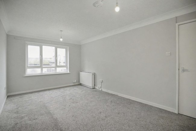 12 Rosemount Walk, Keighley, West Yorkshire, BD21 2EE 6