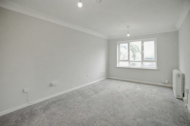 12 Rosemount Walk, Keighley, West Yorkshire, BD21 2EE 6