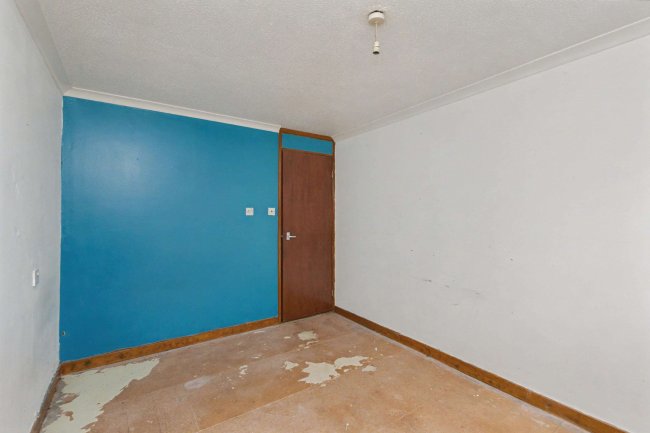 2 The Wharfe, Bedford, Bedfordshire, MK41 7XP 6