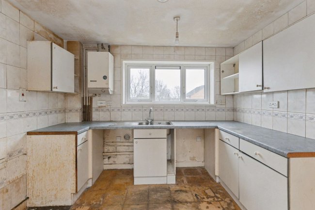 2 The Wharfe, Bedford, Bedfordshire, MK41 7XP 6