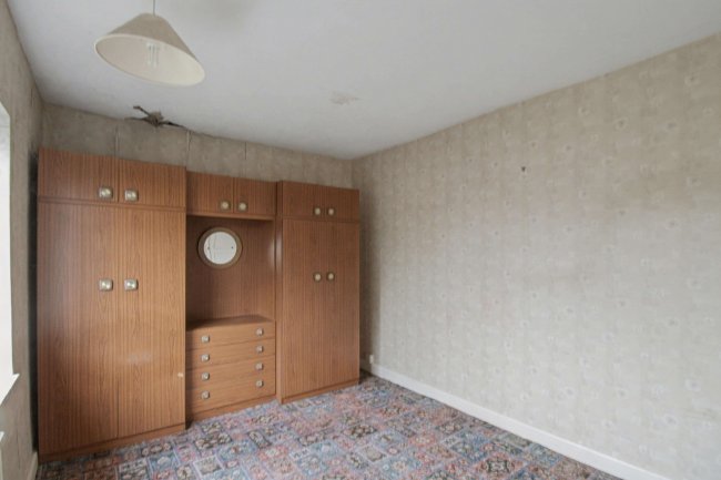 12 Chigwell Lane, Loughton, Essex, IG10 3RW 8