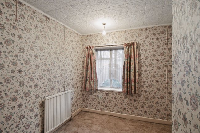 12 Chigwell Lane, Loughton, Essex, IG10 3RW 8