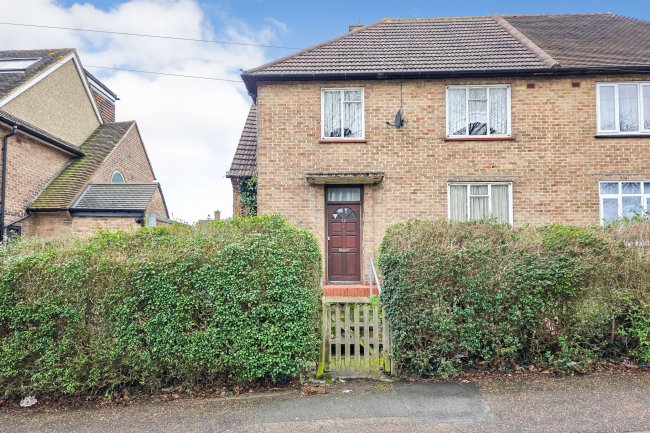 12 Chigwell Lane, Loughton, Essex, IG10 3RW 8