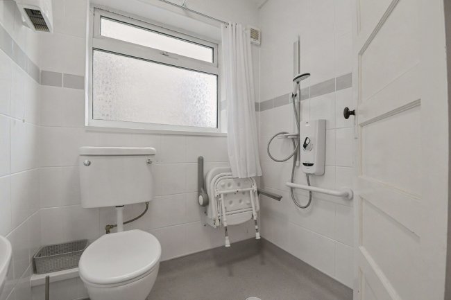 41 Bramley Close, Whitton, Twickenham TW2 7ET 3