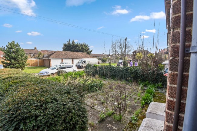 41 Bramley Close, Whitton, Twickenham TW2 7ET 3