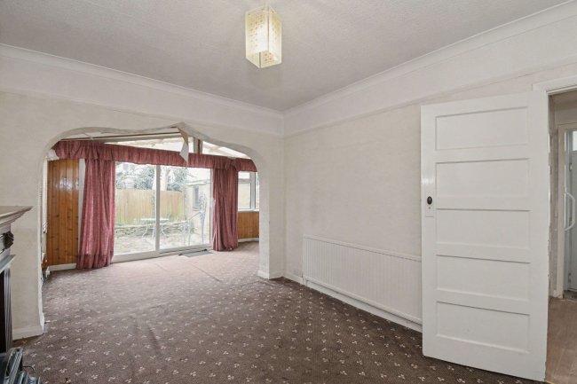 41 Bramley Close, Whitton, Twickenham TW2 7ET 3