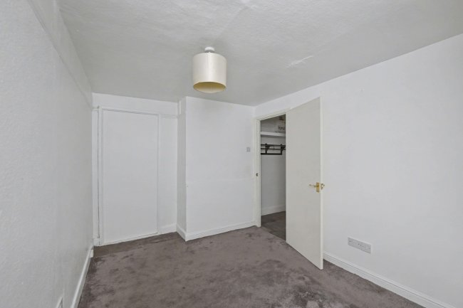 Flat 1, 19-23 High Street, Colchester, Essex, CO7 0AG 8