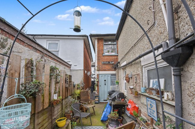 Flat 1, 19-23 High Street, Colchester, Essex, CO7 0AG 8